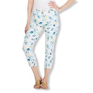 Charter Club Petite Tummy-Control Floral Capri